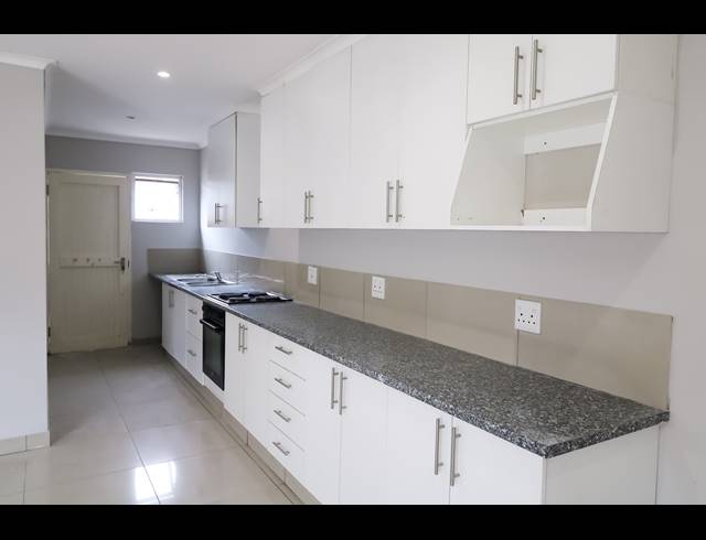 3 BEDROOM TOWNHOUSE FOR SALE IN CAMBRIDGE